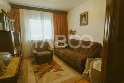 Apartament decomandat Strand 2 camere balcon etaj intermediar 3 - 12