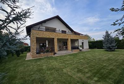 Vila spectaculoasa de vanzare - Platou Gavana - 1