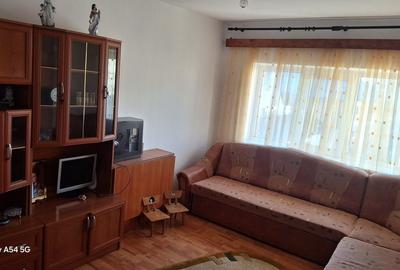 Apartament cu 3 camere decomandat în Murgeni - 2