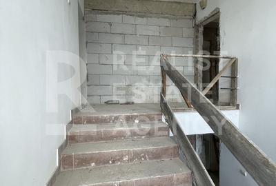 Casă individuală cu 10 camere cu Canalizare în Schitu Duca - 3