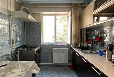 Apartament 3 camere de vanzare zona 23 August Tulcea - 4