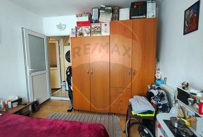 Apartament cu 3 camere semidecomandat, mobilat în Craiovița Nouă - 4