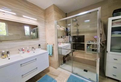 Casă cu 6 camere cu Teren 3150 Mp în Central - 16