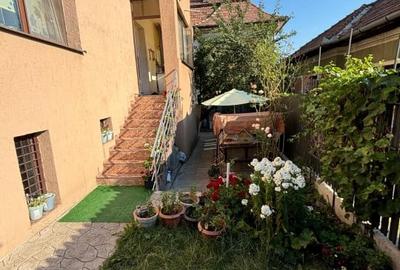 Casa cu 5 Camere ,Suprafata 200mp,zona Intre Lacuri - 2