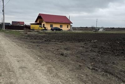 Teren de 3650 mp, în Mărgineni - 1