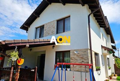 1/2 Duplex mobilat, utilat, 4 camere, pivnita, 200 mp teren