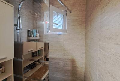 Propun spre vinzare 42 mp - 9