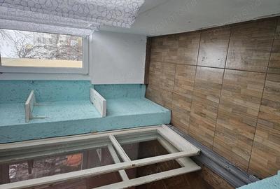 Apartament cu 3 camere semidecomandat în Costin Georgian - 3