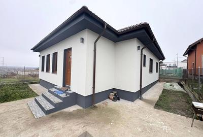 Casa la sol 4 camere , Valu lui Traian - 2