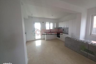 Casă cu 4 camere în Vidra