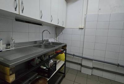 Spațiu comercial, de 50 mp, în Central - 4