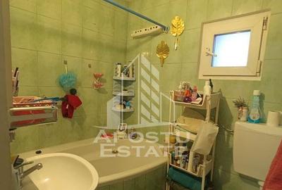 Casa individuala, anvelopata, curte proprie, renovata, Bo... - 2