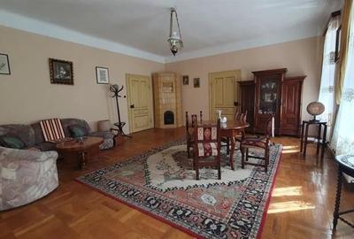 Casă individuală cu 4 camere în Vulcan