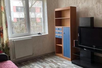 Garsonieră decomandată în CET