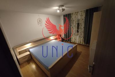 3 decomandate 1 Mai - 7