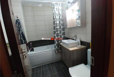 Apartament cu 4 camere decomandat în Central - 2