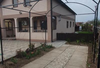 Casă cu 2 camere cu Teren 1000 Mp în Central - 3