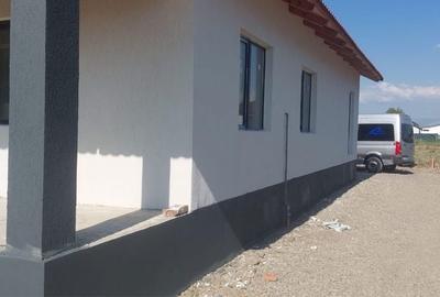 Casă cu 4 camere în Central - 2