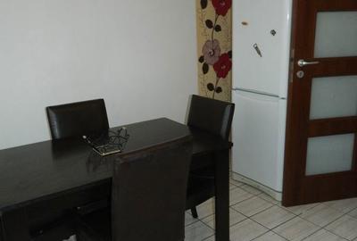 Apartament cu 3 camere decomandat în Drumul Sării - 2