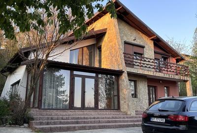 Casă cu 4 camere în Central - 2