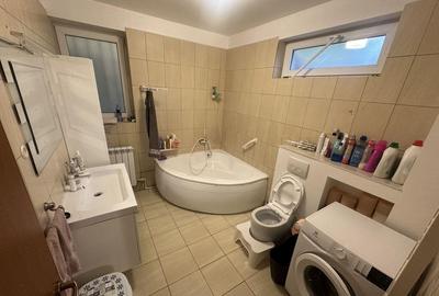 Casă cu 5 camere cu Teren 150 Mp în Coiciu