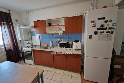 Apartament 3 camere de inchiriat, str Calea Turzii - 5