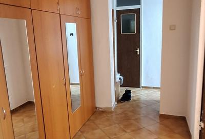 Apartament cu 3 camere semidecomandat, mobilat în Basarabia - 9