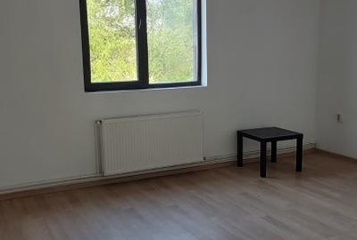Apartament cu 4 camere decomandat în Băneasa - 2
