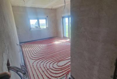 Casă cu 5 camere cu Teren 500 Mp în Remetea Mare