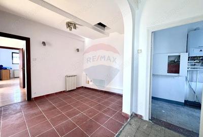 Apartament cu 4 camere decomandat în Central - 4