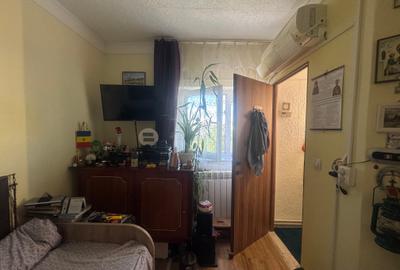 3 cam, 72 mp, 2 bai, 2 balcoane, etaj 4 cu acoperis, str. Arcului - 6