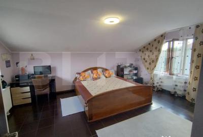 Casă cu 5 camere cu Teren 462 Mp în Malu Mare - 14