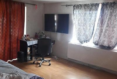 Casă cu 5 camere cu Teren 500 Mp în Central - 2