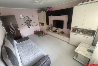 Apartament cu 3 camere decomandat în Mioriței - 1