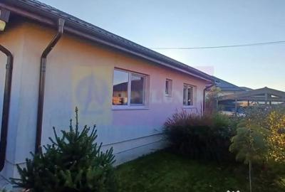 Casă cu 3 camere cu Canalizare în Săbăreni - 6