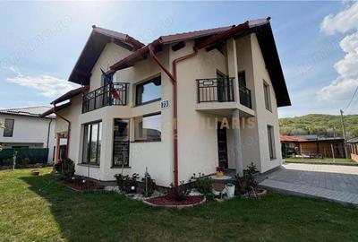 Casă cu Teren 1800 Mp în Central