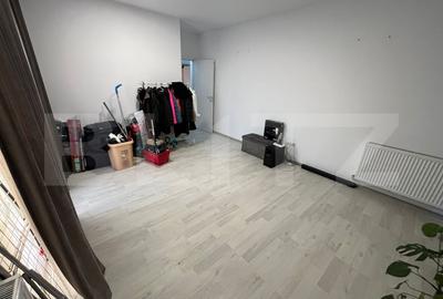 Apartament de vanzare, cu 3 camere, 80 mp, zona Sud - 1