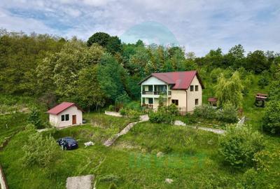 Oază de liniște și confort la poalele pădurii – Casa ta de vis! - 1