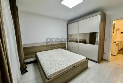 Apartament cu 3 camere semidecomandat, mobilat în Tractorul
