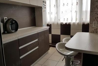 Apartament cu 3 camere decomandat în Teilor - 2