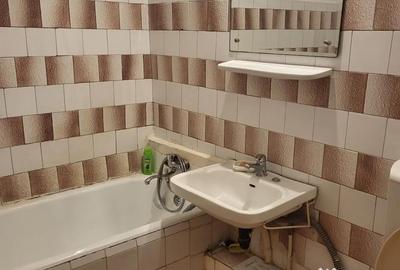 Apartament cu 3 camere semidecomandat în Rahova - 2