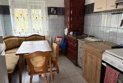 Inchiriez casa 3 camere . - 2