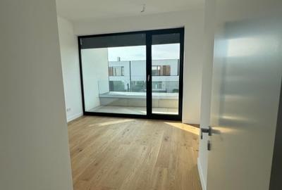 Proprietar  Casă de Vânzare Amber Forest - 11