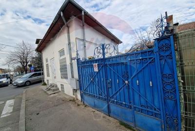 Casa / Vila cu 7 camere de vanzare in zona Central