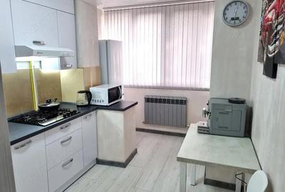 Garsonieră decomandată în Romană