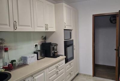 Apartament cu 4 camere decomandat în Central - 2