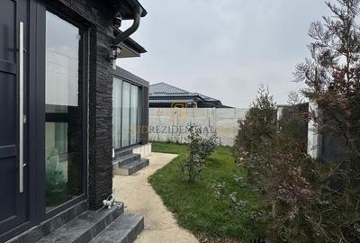 Vila modernă pe parter cu terasă închisă și pod pentru depozitare - 13