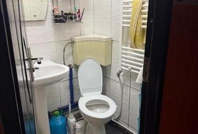 Garsoniera situata la etajul 1, cu finisaje medii, mobilata si utilata, cu centr - 4