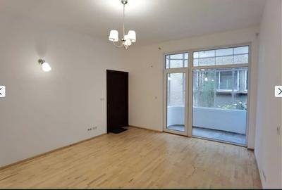 Cotroceni apartament de 3 camere  in VILA PARTER + curte 100mp renovata in 2014 - 2
