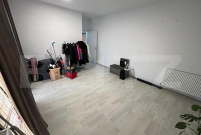 Apartament de vanzare, cu 3 camere, 80 mp, zona Sud - 4